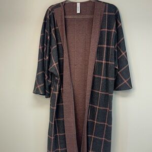 Twenty Ten gray and dusty pink Plaid Cape cardigan wide sleeve size large